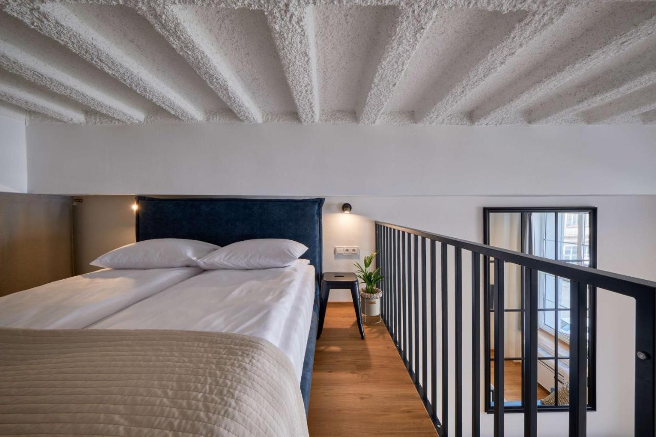Queen Barbora Central Lofts Каунас Екстериор снимка
