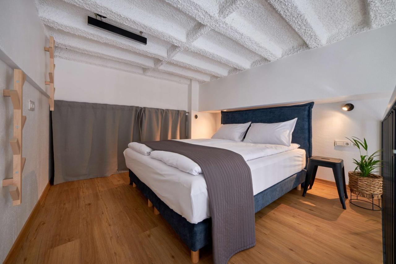 Queen Barbora Central Lofts Каунас Екстериор снимка
