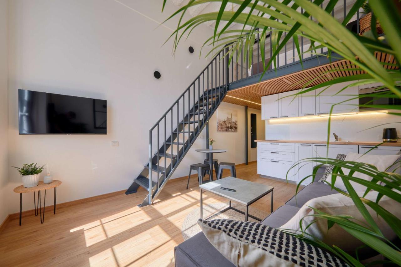 Queen Barbora Central Lofts Каунас Екстериор снимка