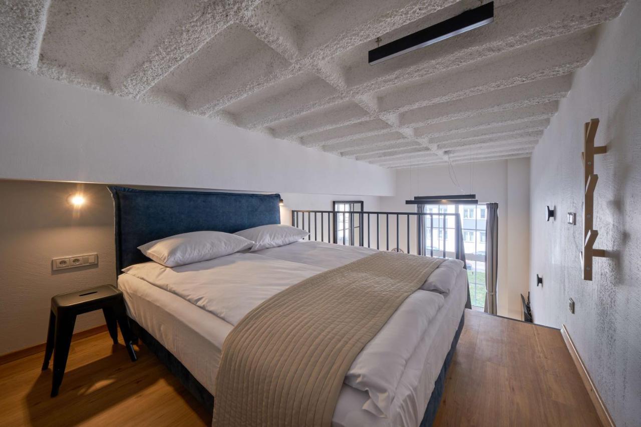 Queen Barbora Central Lofts Каунас Екстериор снимка