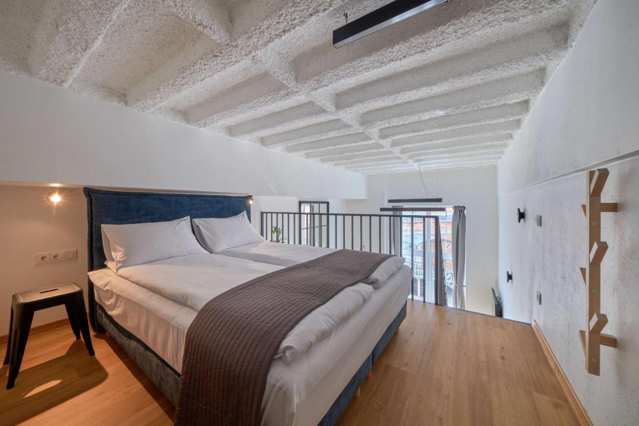 Queen Barbora Central Lofts Каунас Екстериор снимка
