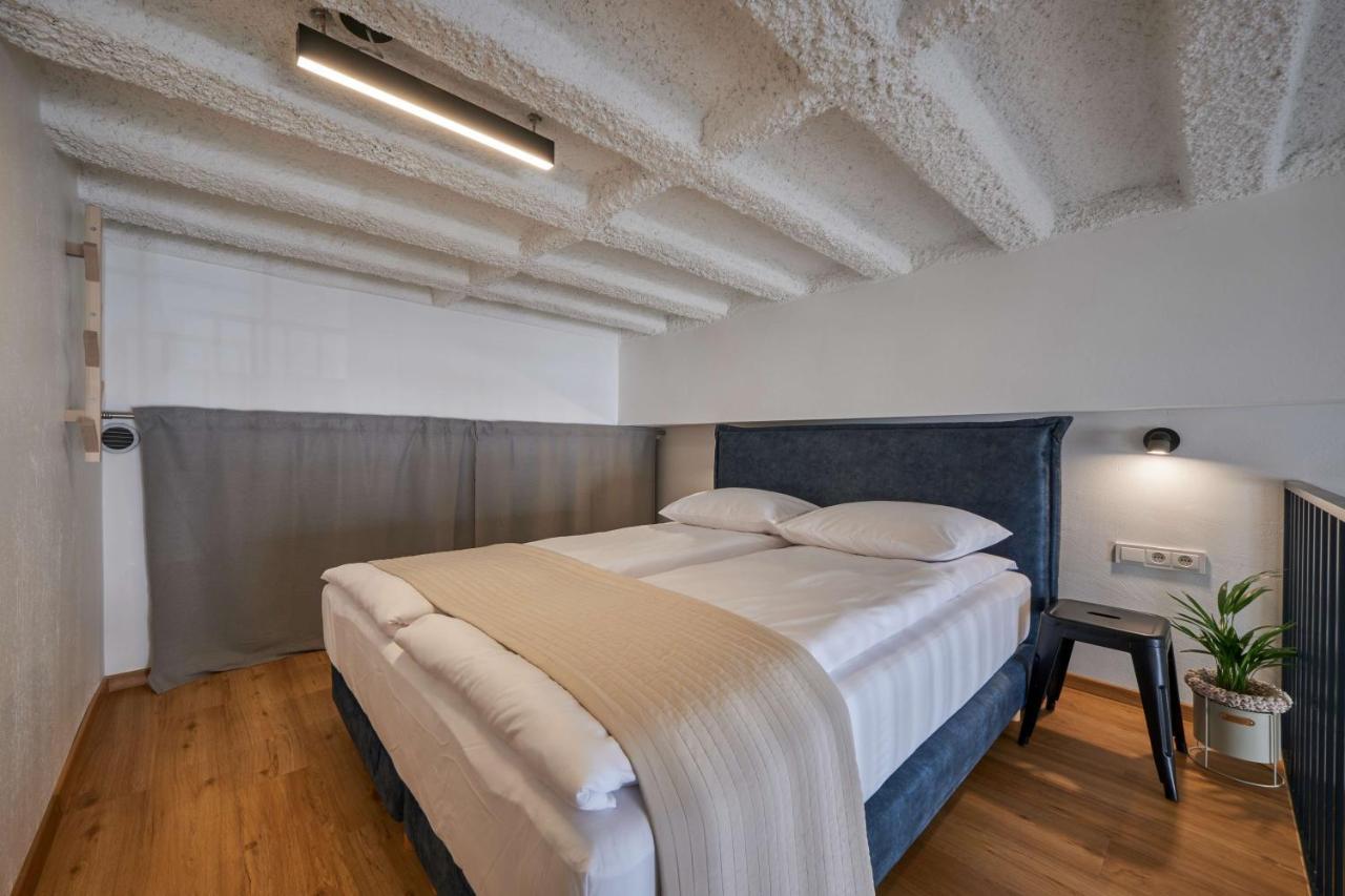 Queen Barbora Central Lofts Каунас Екстериор снимка