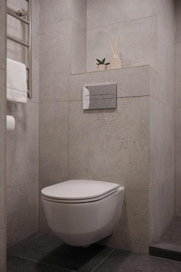 Queen Barbora Central Lofts Каунас Екстериор снимка