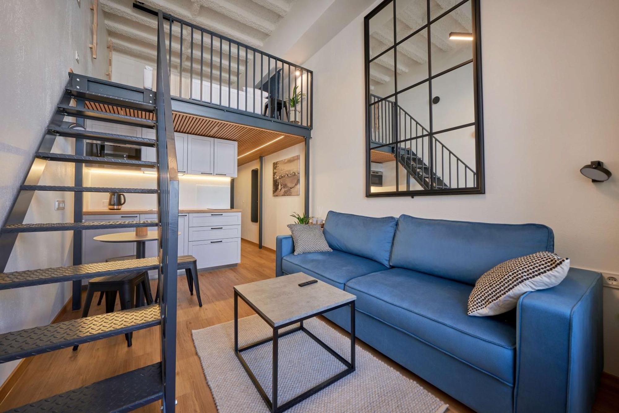 Queen Barbora Central Lofts Каунас Екстериор снимка